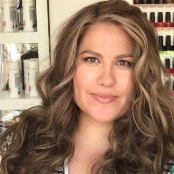 Meet your Posh Ambassador, Veronica - Picture 1 of 1